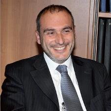 Un sogno sembra un sogno fino a quando si comincia a lavorarci, e allora può diventare qualcosa di infinitamente più grande del sogno.
(Adriano Olivetti)