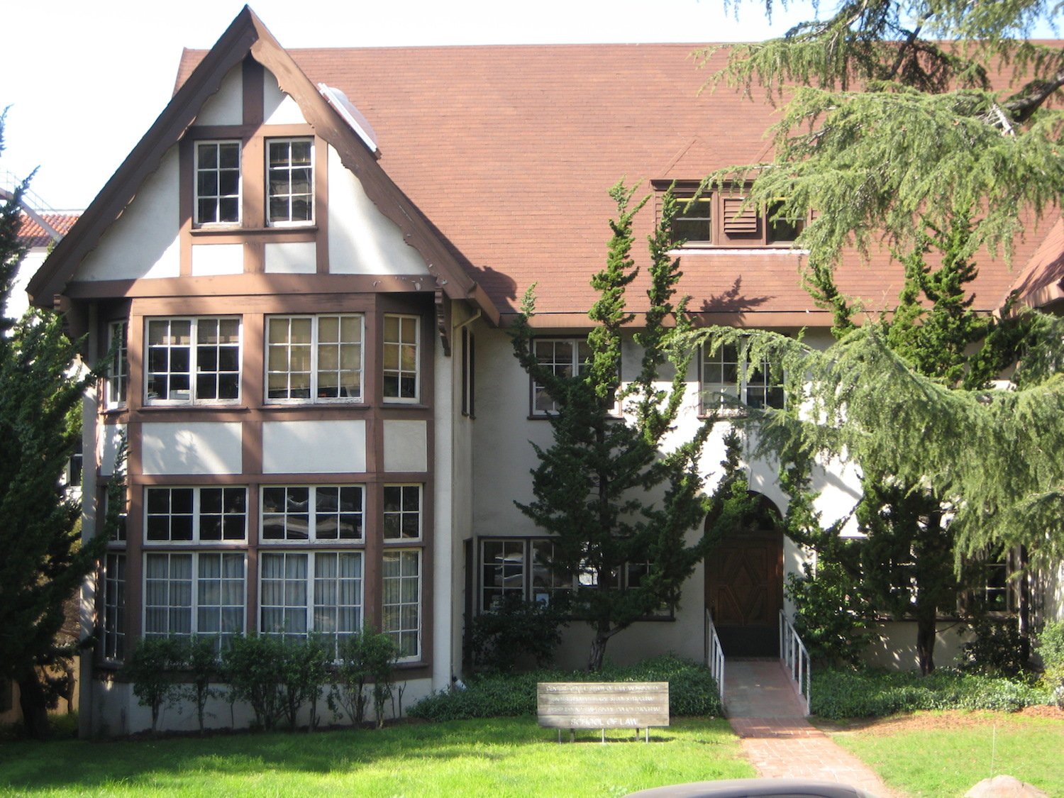 Center for the Study of Law and Society 
at UC Berkeley School of Law

Supporting empirical research and theoretical analysis on the social consequences of law.