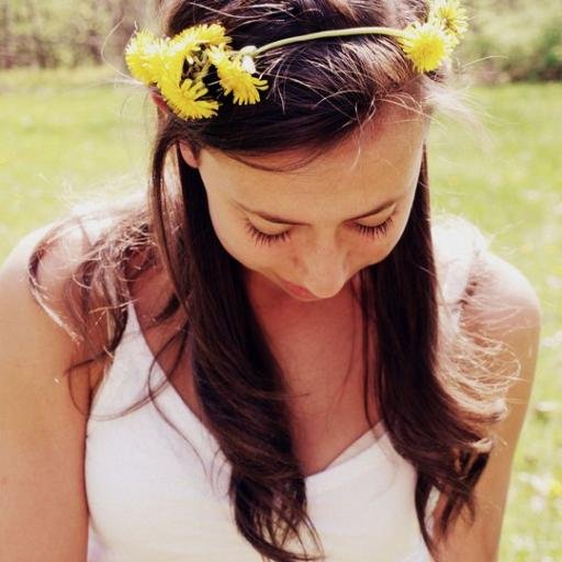 arielberk's profile picture. bagel enthusiast, cat whisperer