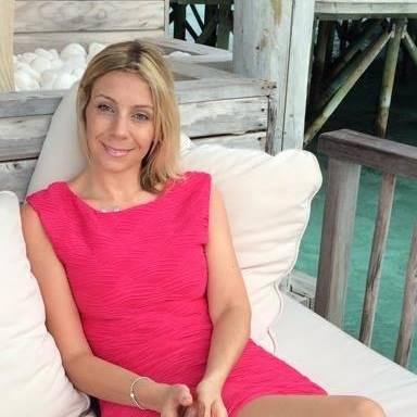 Annmar1eKe11y's profile picture. Hello i'm Ann-marie, Wife, Mum, Baking Fan and Founder and Managing Director of @smartiesbooks