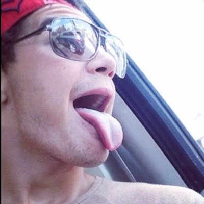 Pop a trace jahoo jahaa. I wont give up on milk-lukebrooks
