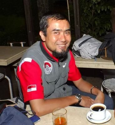 kampanye keselamatan berlalu lintas itu panggilan jiwa jelas gak ada untungnya malah keluar kocek dsbnya.

menjelajah dan wisata kuliner itu hobbyku .