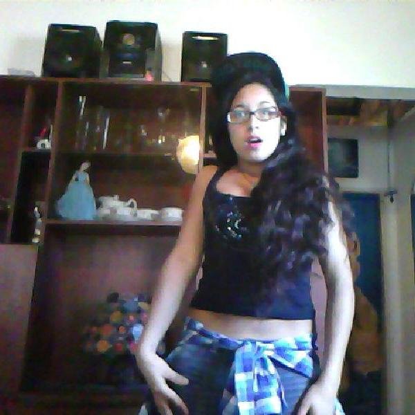 Me rio sola,me confundo,me caigo & me levanto,amo el regge,rap & hip hop,me encanta el break dance,tengo problemas en expresar mis sentimientos,soy celosa.