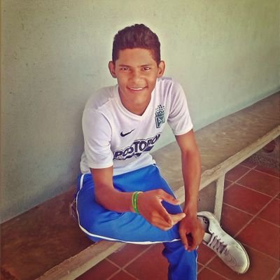 estudiante amante a los perros 100% vallenato