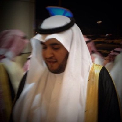 من أينَ أبدأ ؟ والحديثُ غرامُ
فالشعرُ يقصرُ والكلامُ كلامُ ! 

من أين أبدأُ في مديح محمدٍ؟
لا الشعرُ ينصفهُ ولا الأقلامُ . 

صلوا عليه ﷺوسلموا