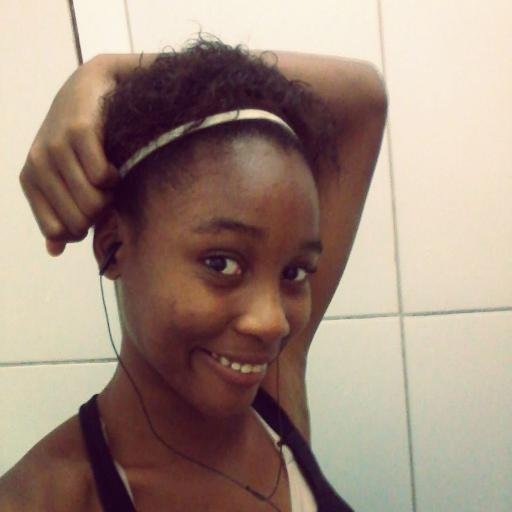 Nunca desista de ser feliz , pois a vida é um grande espetáculo e você é uma pessoa muito especial 
http://t.co/G4zvnWP6VH