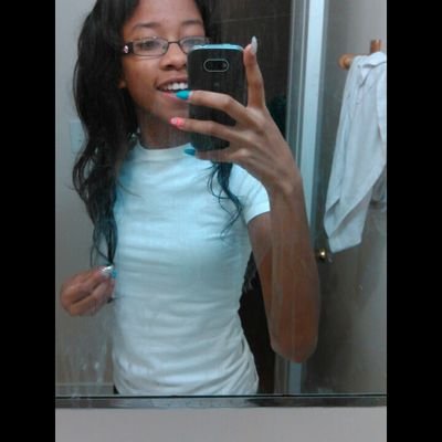Queen Dee 
fmoig: @_daac
professional artist