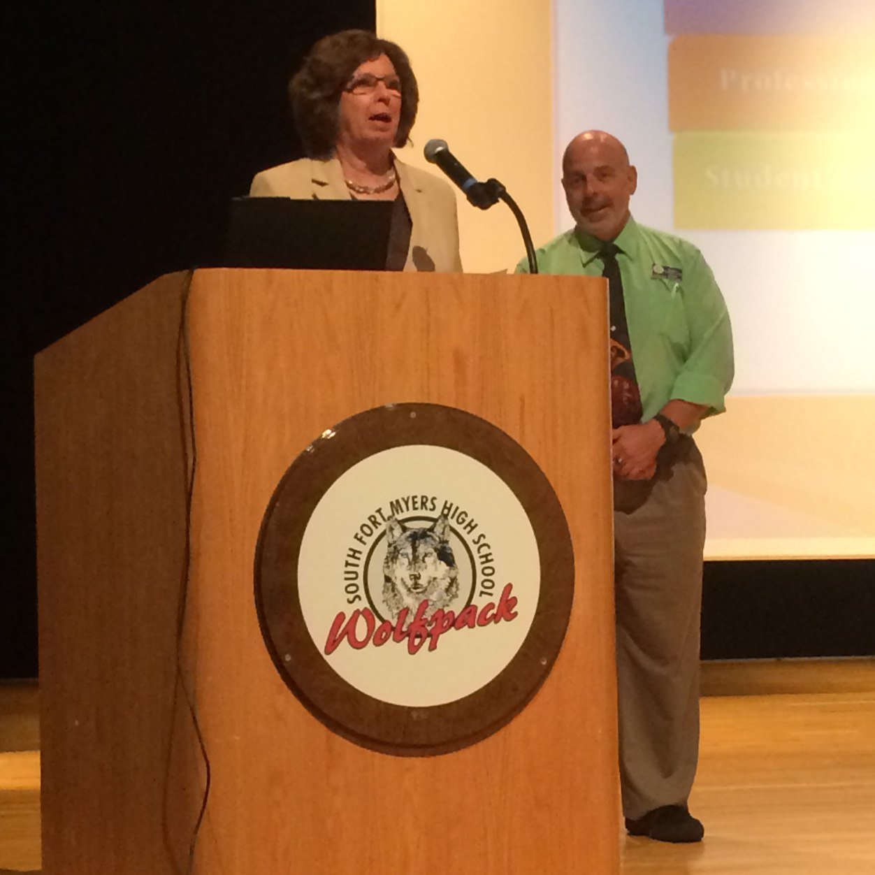 islandcoastfea's profile picture. 