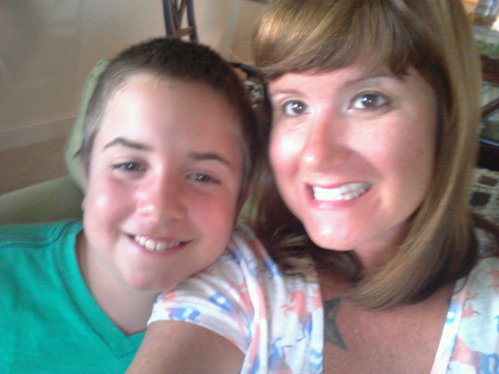 mommy to 3 kids, 3 cats , accountant, love me some Eminem