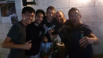 paco_moya's profile picture. Soy un tío de palabras no de palabra.
Me reconoceréis por mi retraso. Relación amor-odio con Voll-Damm. Amante discreto de Bock-Damm.
https://t.co/3kHbvI4XYA