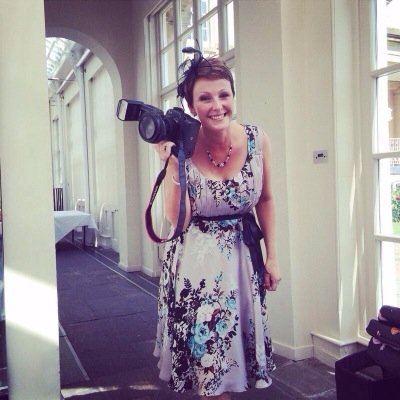 Chocoholic pro photographer specialising in wedding and newborn photography plus older babies, children & family photography. Mummy of 2!