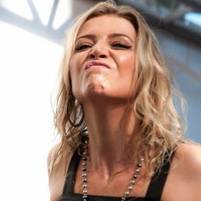 Pra você que conhece meu lado A, que tá conhecendo o lado B, segura que agora vem o lado C!!! Follow-- @LuizaPossi