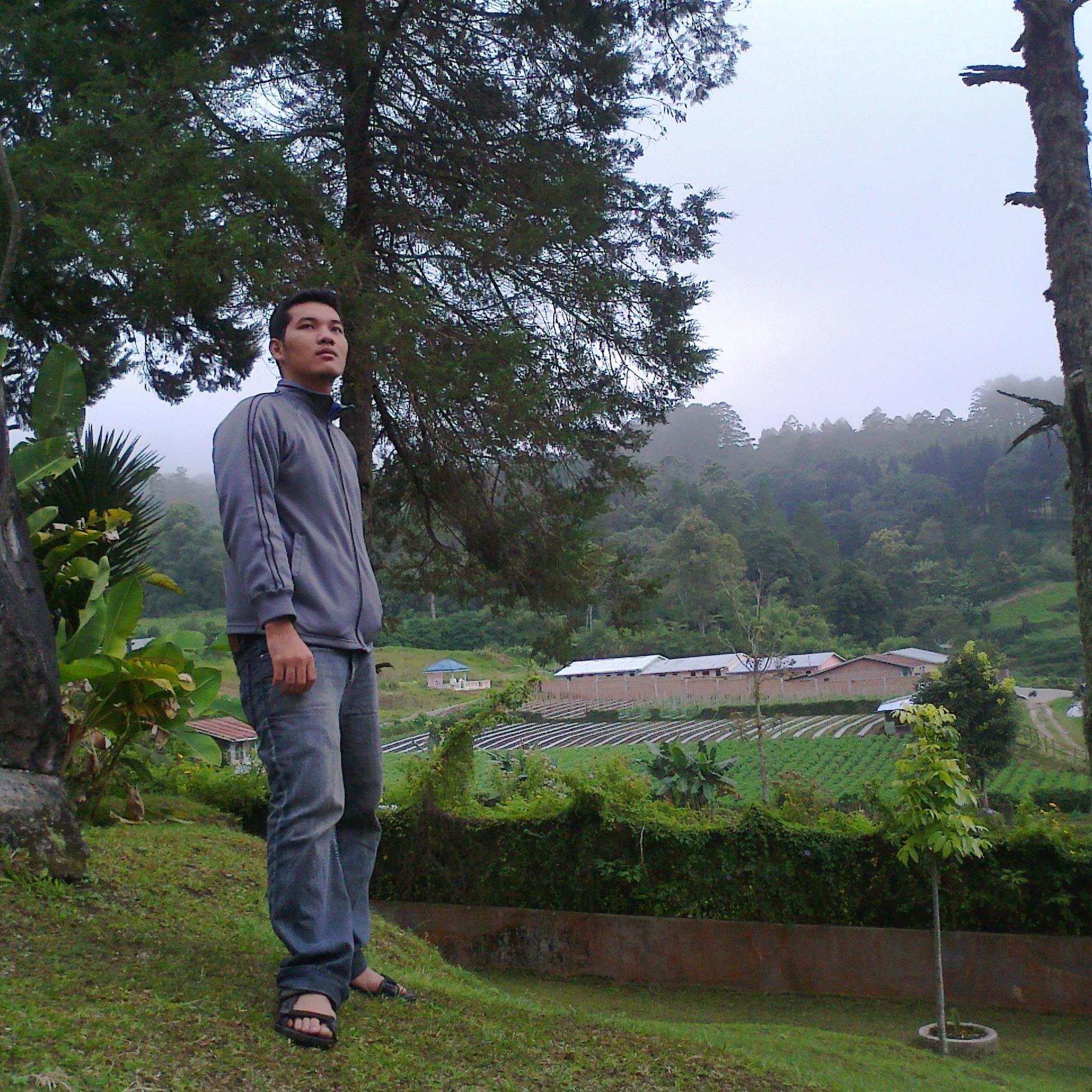 cosmasginting's profile picture. bersyukurlah dengan apa yg kita miliki sekarang.