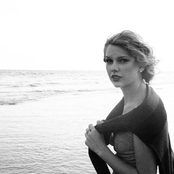 hi we are taylor land a fan page for taylor swift @taylorswift13 on facebook