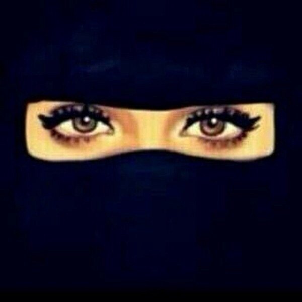 أحلـفُ ان الزيــنَ فيـني وراثهـه  والشـمـوخ اللـي مـنَ الغيمـهه قريــب  لا من تباهيـت بثـلاث بنـتَ أمِير وبنـت شيخ وبنت طيب ♪'