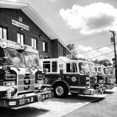 i i'm a fire buff i go to the fire house i like to hang out with my friends i like to meet new friends i have a girlfriend i like to sleep  in watching tv