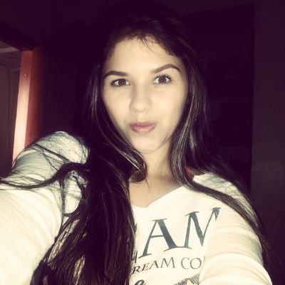 Estudiante de Español y Literatura ULA Amante de la buena Ortografía y de las compras especialmente los Zapatos☺ Venezolana de♥