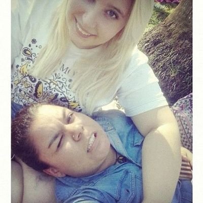 Vc é o motivo de tudo de bom que acontece na minha vida, certamente vc me faz um bem enorme\te amo loira :3