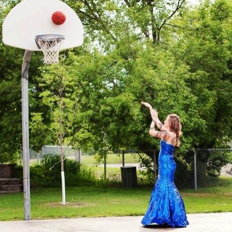 Log_07's profile picture. im not late, everyone else is just really early