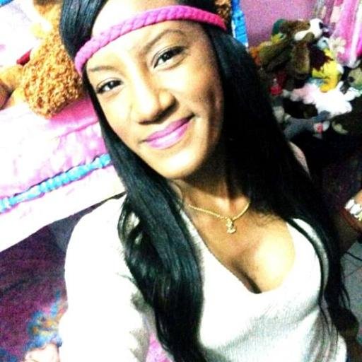 con el fin de ser insustituible,
uno siempre debe ser diferente.♥-instagram: genesismriedv