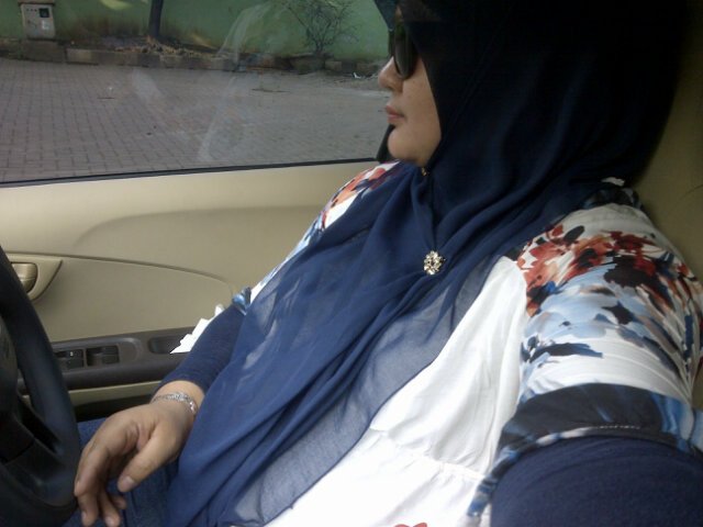 Mona silvia wiriani Profile