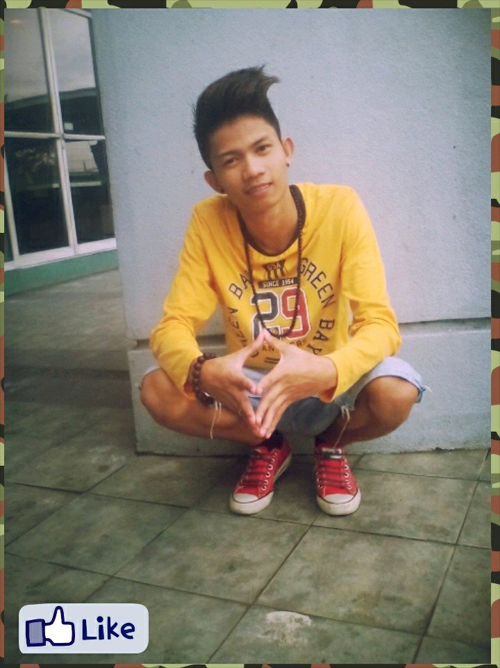 hello :) ~* im Mikoy Parinasan .....