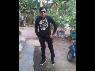 firdausil_jar's profile picture. Cara kita berkomunikasi dengan diri sendiri dan berkomunikasi dengan orang lain menentukan kualitas kehidupan kita.