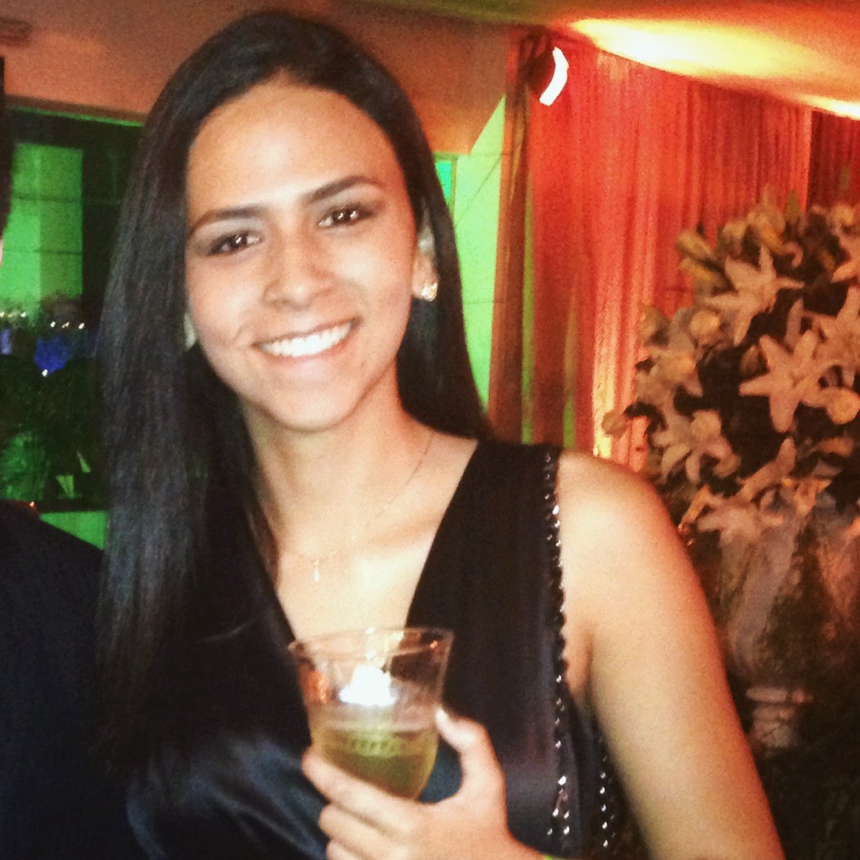 Instagram: carlarabelo