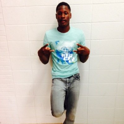 Follow me on facebook in follow me on twitter i had to get a new fone so i had to started ova please follow on me on instagram @qb_for_cway