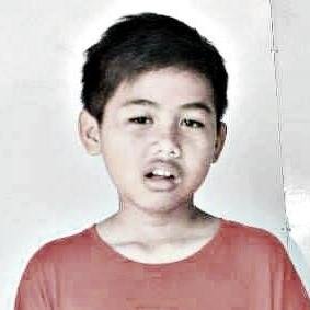 ►Iqbal Setyo Nugroho |12 Februari 2001|★ Aquarius|♬ Reggae & Ska|✉ fb: Iqbal Setyo Nugroho & Iqbal Rastaman|Si Rastaman Yang ►Hitam◄
