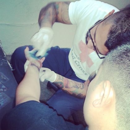 me encanta la musica!! soy experto en juegos en vivo. amo a dios . vivo la vida al 1000%