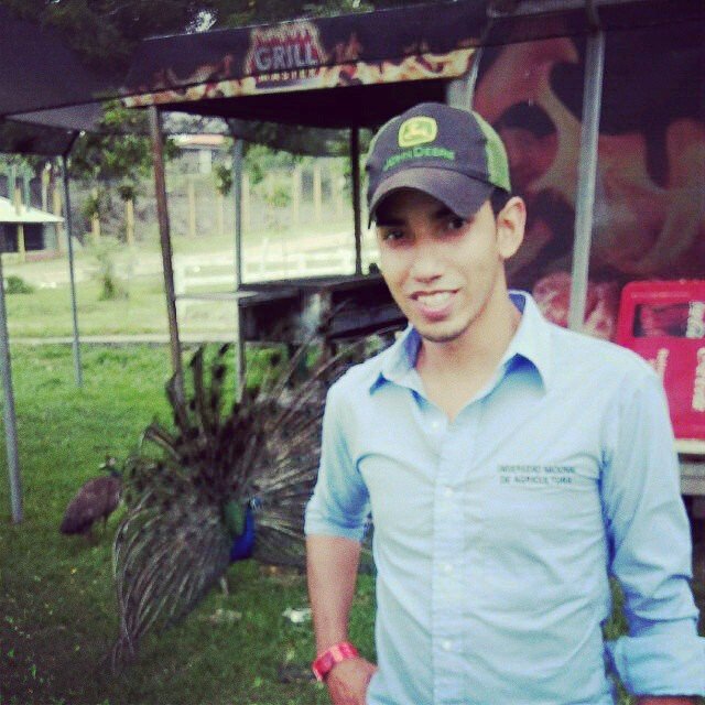 327Cesar's profile picture. 