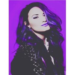 Demi has the 3 h: Happy Healthy Hot | PLL |