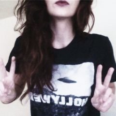5SOS And Selena are saved my life :).