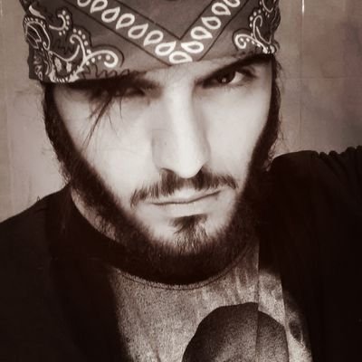 Seiked's profile picture. No mato, sólo mutilo o hiero de gravedad. Iba pa bombero pirómano pero me empezaron a pagar por apuñalar a la gente. Tatuador/piercer en @TaurumTattoo.
Vegan.