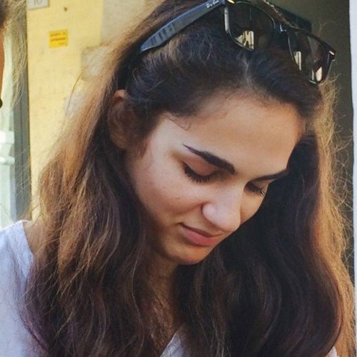 Specializzata su come condurre una vita da asociale   (snapchat: chiaracormio98)