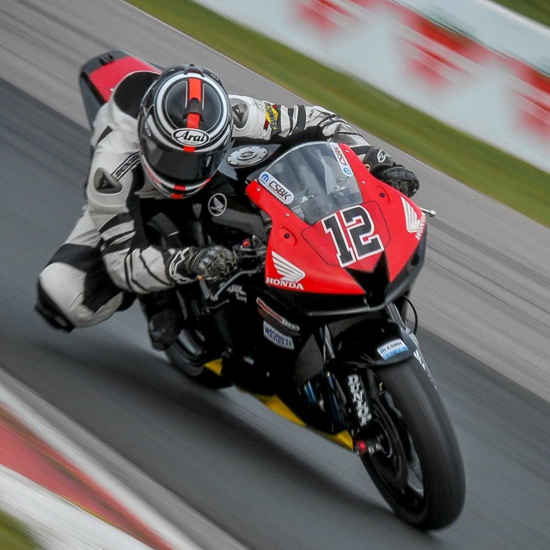 Sick since '96... Professional Motorcycle Pilot. Born: Canada