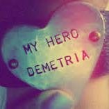 MarineSansig's profile picture. Lovatic jusqu'au bout des ongles!