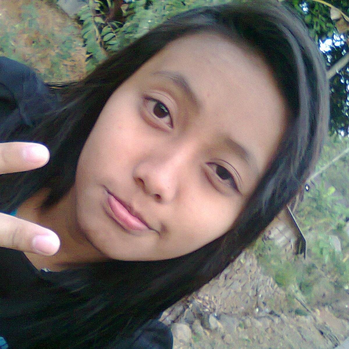 Anisaa_Cempluk's profile picture. 