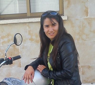 Traviesa,reservada,vacilona,me encanta sonreir,vivir la vida,y ser feliz.Estudiante de 4°ESO,lucho por lo que quiero cueste lo que cueste./La Boveda de Toro