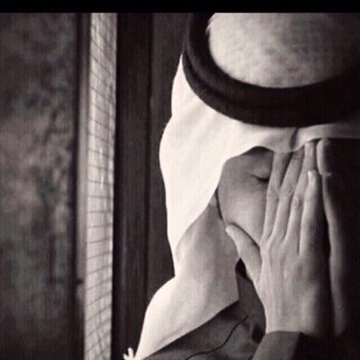 فيني غزارة هم وبحور خذلان٠٠٠ماهي غريبه فقدت اللي أحبه ________نآزف/مُتنبئ بالجروح وٓمُتهم بالجنون #بوح_مجنون