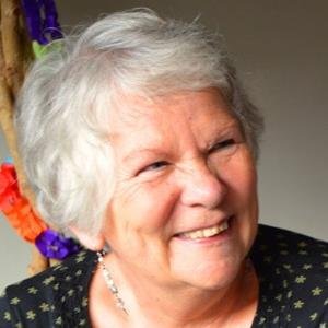 Holistisch Coach, Moeder, Oma, Vriendin. Leerling van het leven. Kern-Methode, zelf-genezend vermogen van het lichaam. Het CreatieSpel.