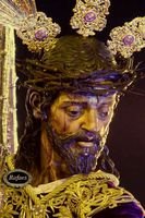 Niños pidiendo estampas.Todo con olor a incienso y azahar,ese gran día el 29 de Marzo un Domingo de Ramos y toda Sevilla con una Pasión.