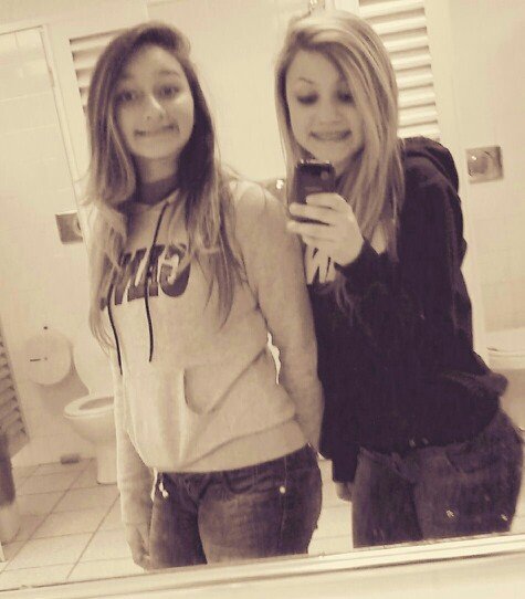 te olhava de longe te queria por perto *-* @SouDaSabata *-*