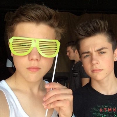 Since i gave you a free follow you should go follow @famedlandis