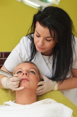 KZapletalova's profile picture. permanent make up microblading trainings UK