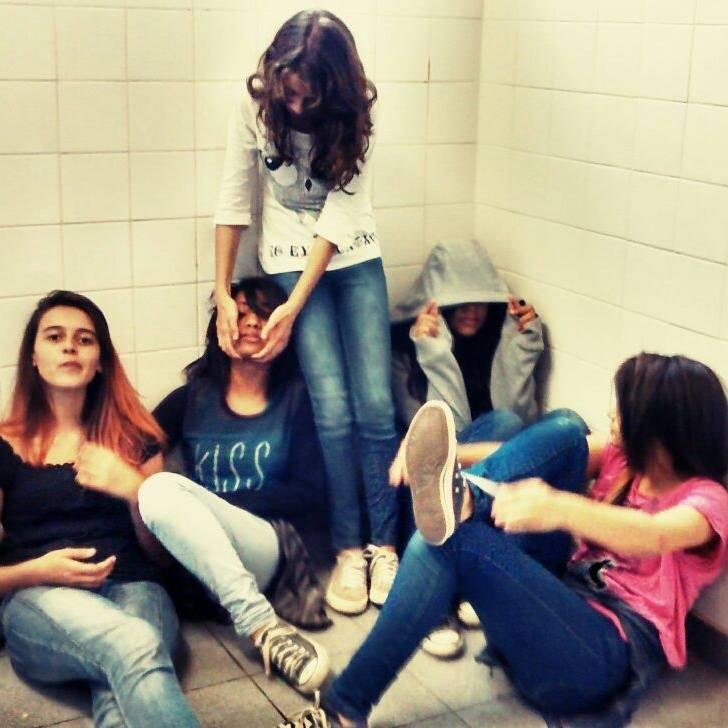 conta oficial da banda The Five formada por Ester, Yara, Raphaela, Pamella e Nicolly.