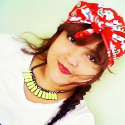 Diseñadora de Modas- Estudiante de Negocios Internacionales.