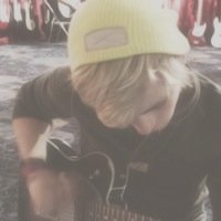 Hey, I'm ross. I'm a singer-songwriter and I'm also a actor. I was in the disney channel show 'Austin and Ally' this is a roleplay account I'm not the real Ross