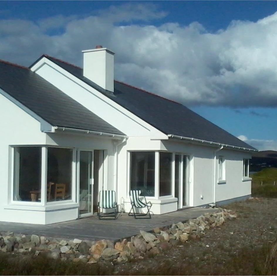 Self catering accommodation 
DiscoverAchill@gmail.com /Tel 0879390360